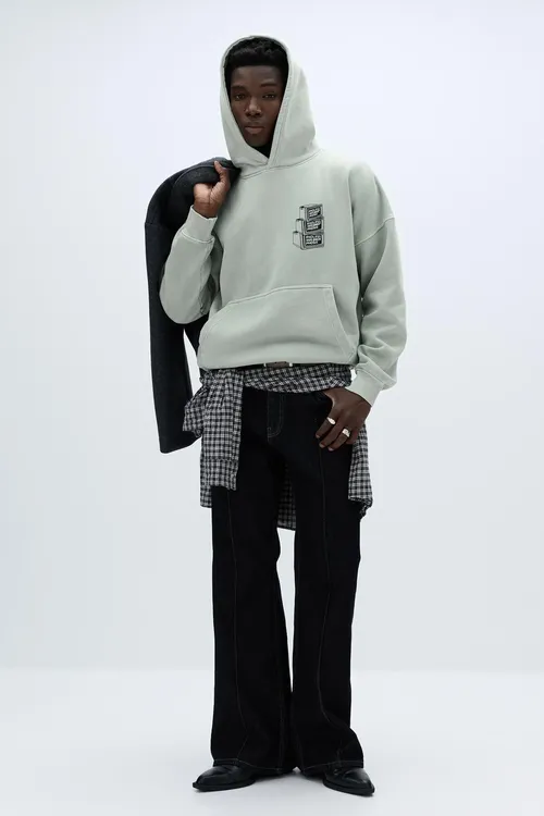 Grafiki nagşy bolan oversize hudi - 30711672