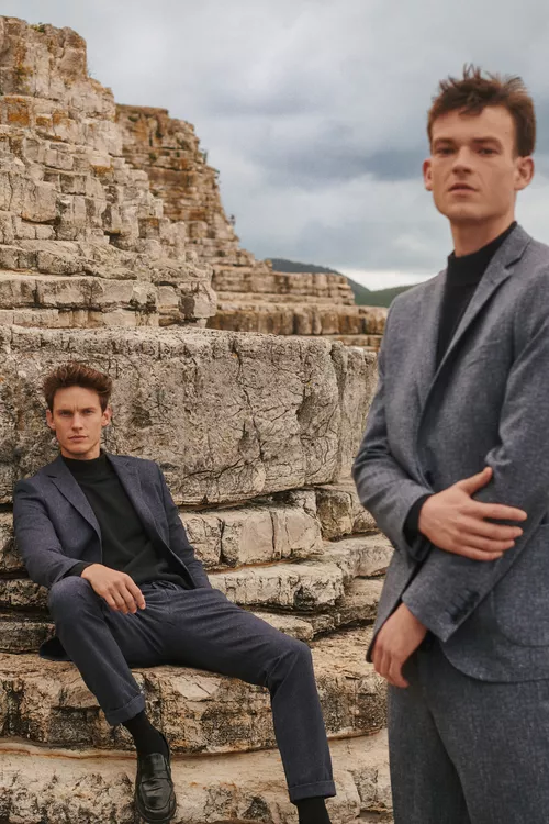 Slim fit dar kesim mono ýaka syýahat çantly nagyşly gök kostýum - 23994829