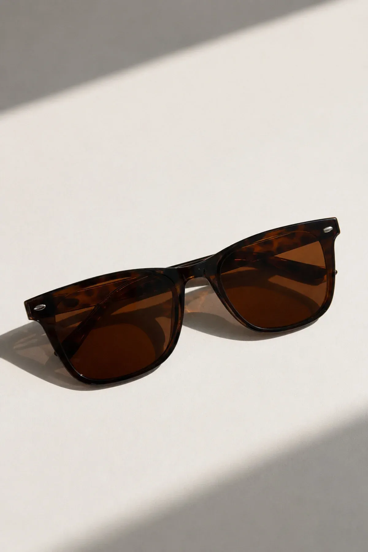 Unisex Dörtburç Overglass Güneş Äýnegi Uv400 Leopar Goňur | Kılıf We Silme Pampersi Hediyeli - 37169599 — surat 3/4