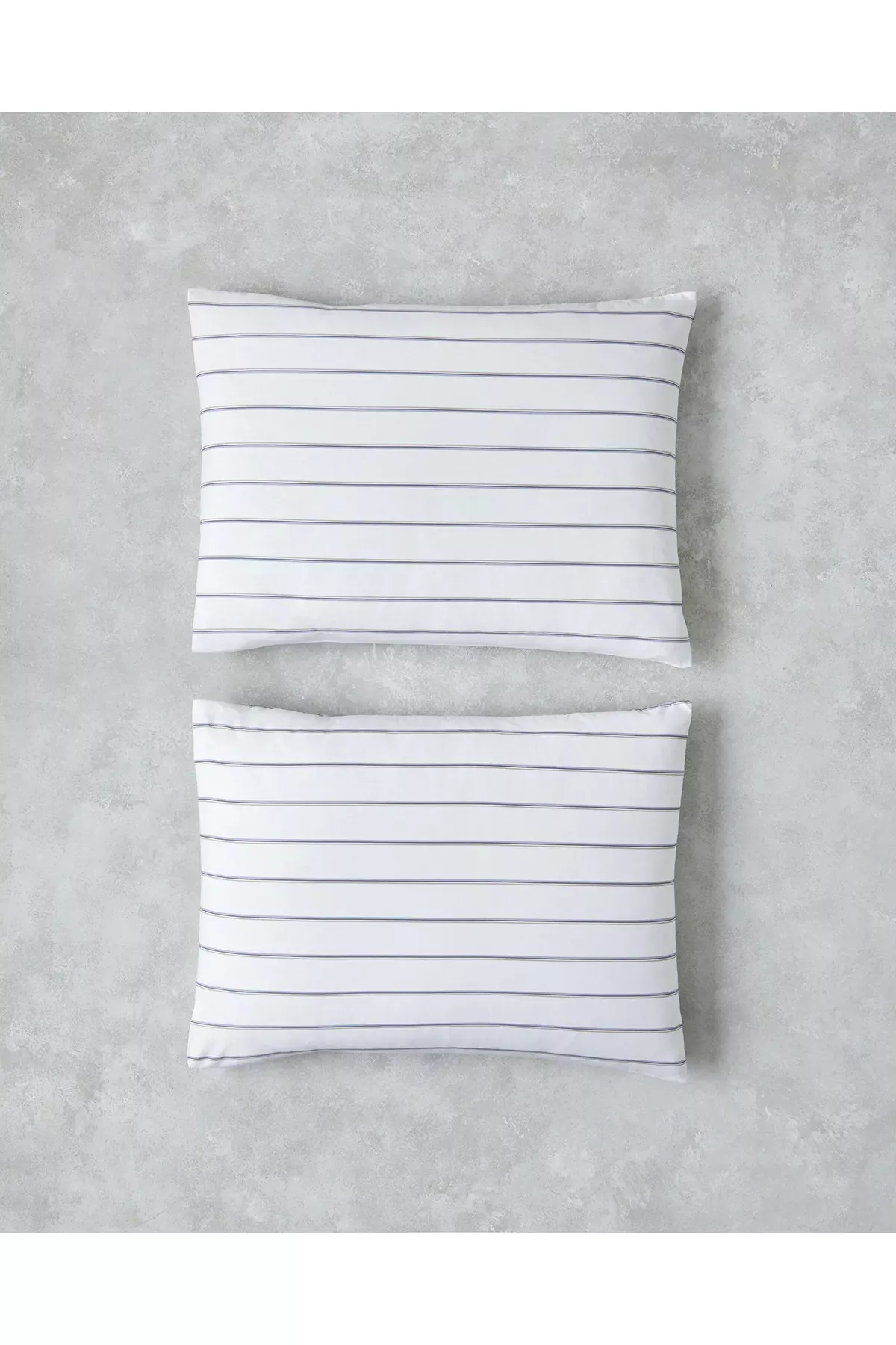 Serene Stripes 2 sany goýy gök pagta ýassygyň daşy toplumy 50x70 sm - 27775813 — surat 1/3