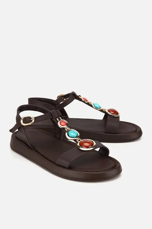 Aýallar üçin reňkli daş bezegli gaýyşly tekiz sandal, goňur - 36644612
