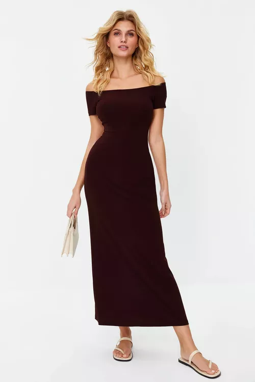 Goňur reňkli, karmen ýakaly, bedene ýapyşýan (fitted) çeýe trikotaž maksi köýnek TWOSS24EL00096 - 21139949