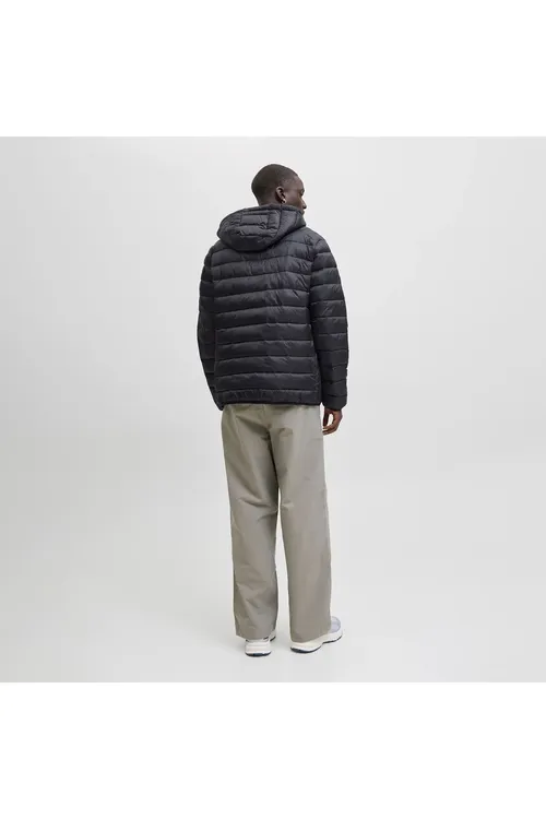 Jack & Jones Bradley Erkekler üçin gara kapüşonly ýeňil penjek - 33384929 — surat 3/5