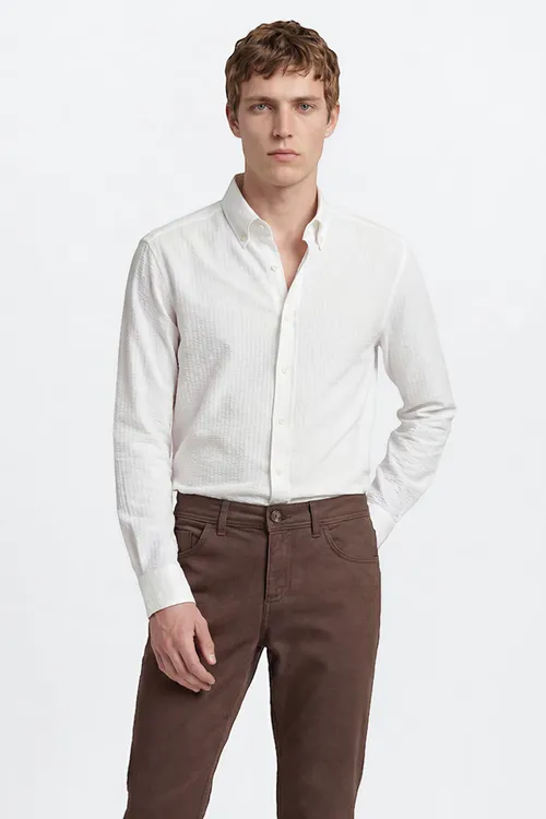 Ak reňkli gofre naköşli travel dar gurluşly ýakasy düwmeli köýnek Tailored Slim Fit - 35804704