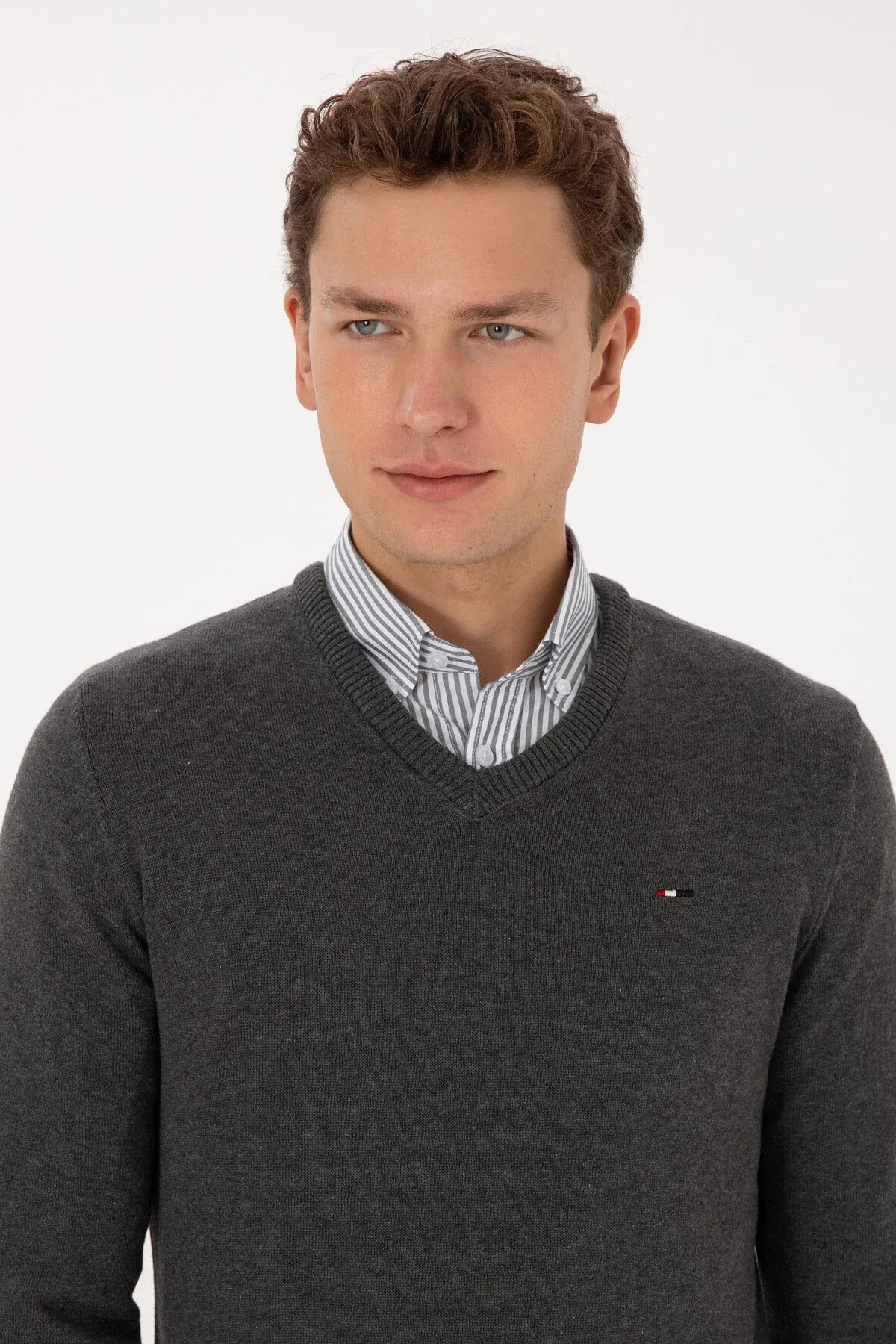 Erkekler üçin Slim Fit V ýaka antrasit melanj bazis switer 50313668-VR081 - 36660601 — surat 2/7