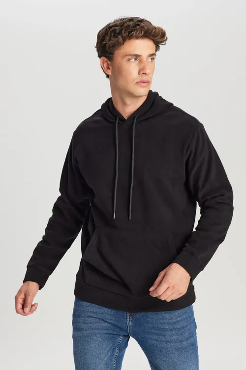 Erkekler üçin kapýuşonly Standard Fit gara reňkli flisowý switşot - 29750103