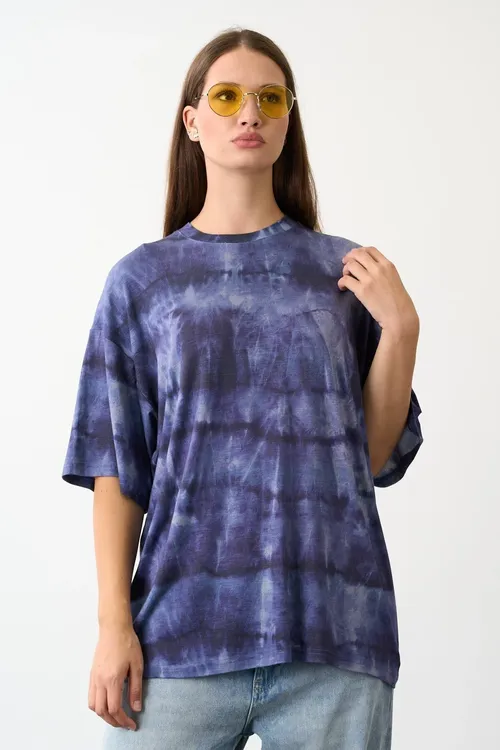 Tegelek ýaka oversize batik printli t-shirt - 33564467