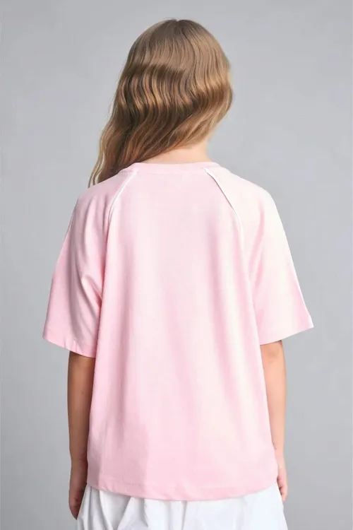 Gyz çagalar üçin gülgüne oversize tegelek ýakaly modal gysga ýeňli suratly futbolka H4554A826SM - 36686231 — surat 6/6