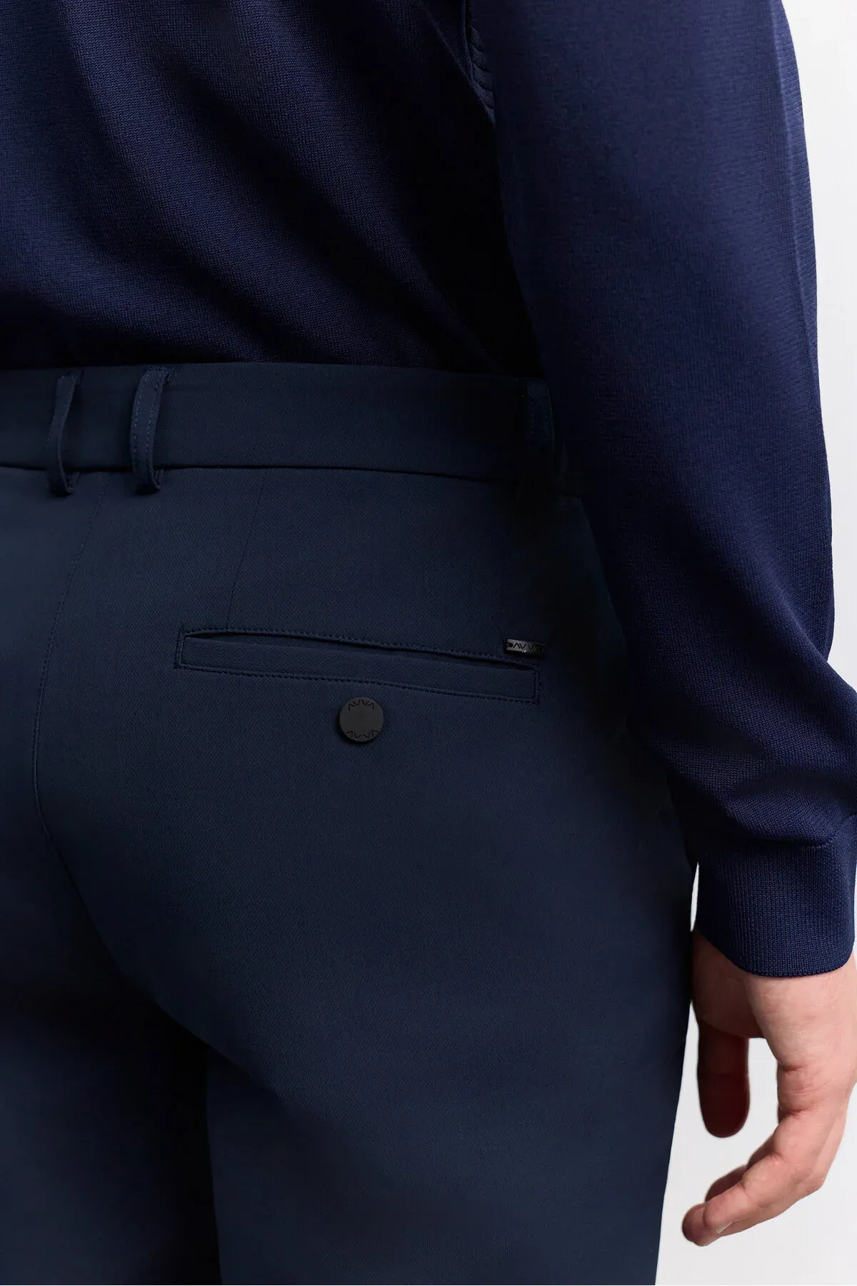 Erkekler üçin goýy gök reňkli gapdal jübili tehniki, bili rezinli Slim Fit, yzky jübsi knopkaly balak A62Y3200 - 36677532 — surat 3/7