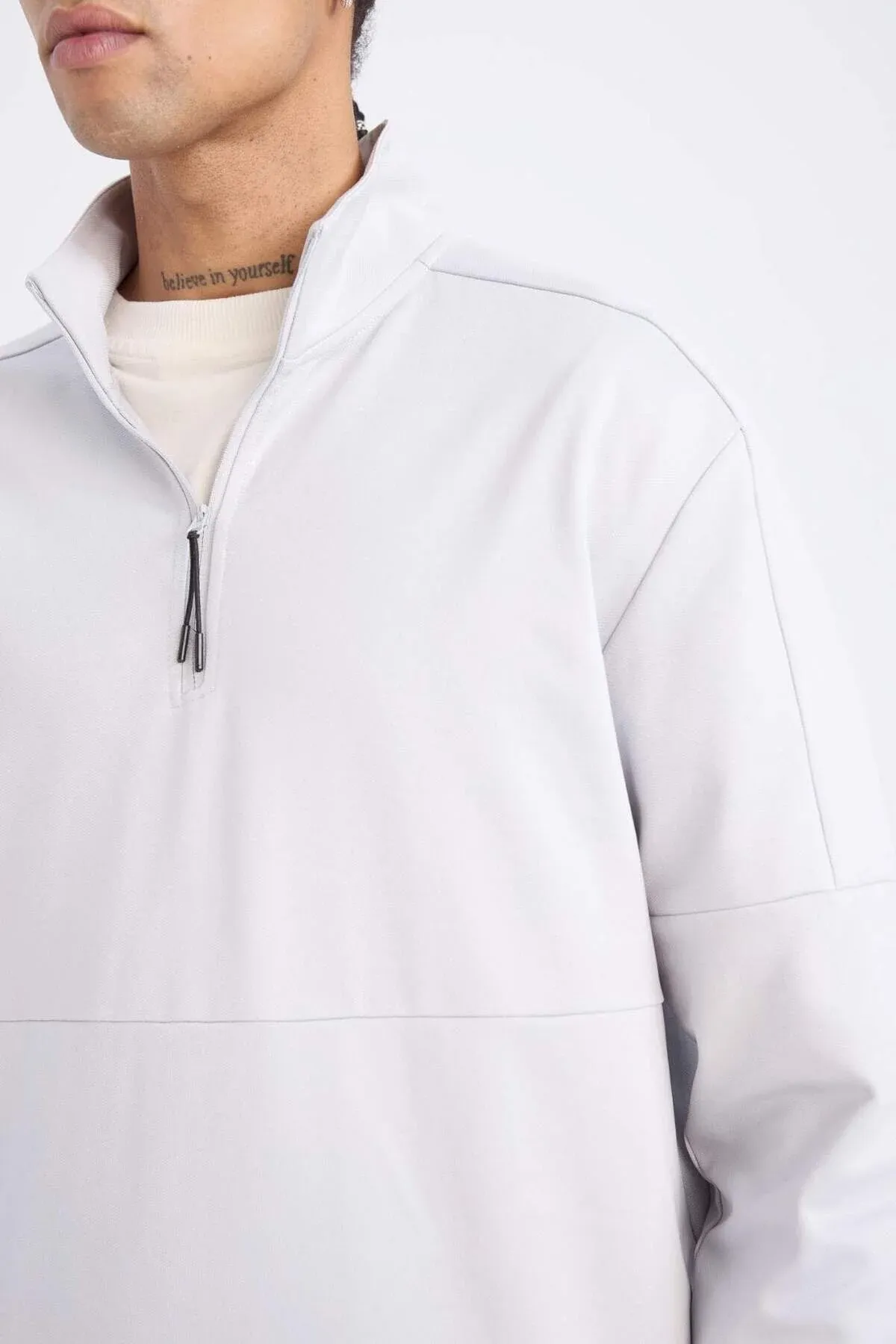 Standart Fit dik ýakaly syдыrylýan skuba dalgyç matadan sportçy sweatshirt D7305AX25SP - 36695482 — surat 8/8