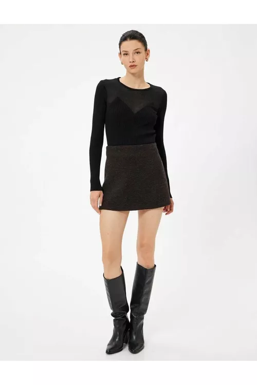 A biçüwli mini ýubka adaty belli - 26712861