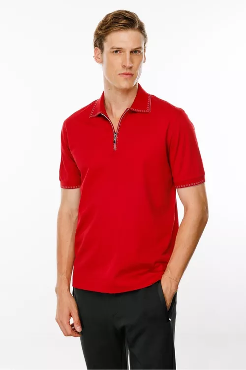 Erkekler üçin syrmaly gyzyl polo futbolkasy - 25284316