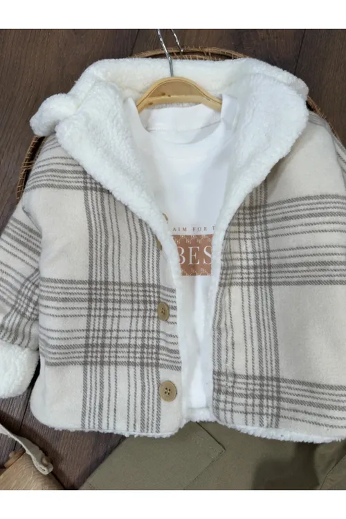 Oglan bäbekler üçin 3 bölekli gyşky toplum: içi sütükli kurtka, aýyjygyň suraty bolan bodi we likraly gabardin balak - 36748394 — surat 6/8