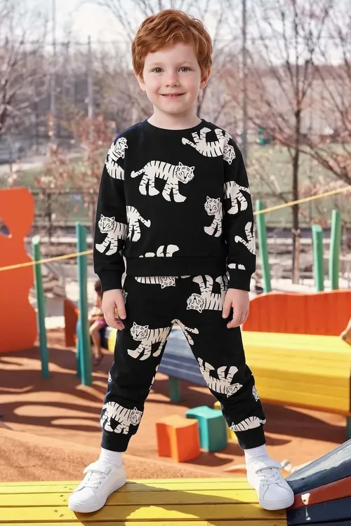 Oglan çagalar üçin gaplaň suratly tegelek ýakaly jogger balakly 2 bölekli toplum - 36885231