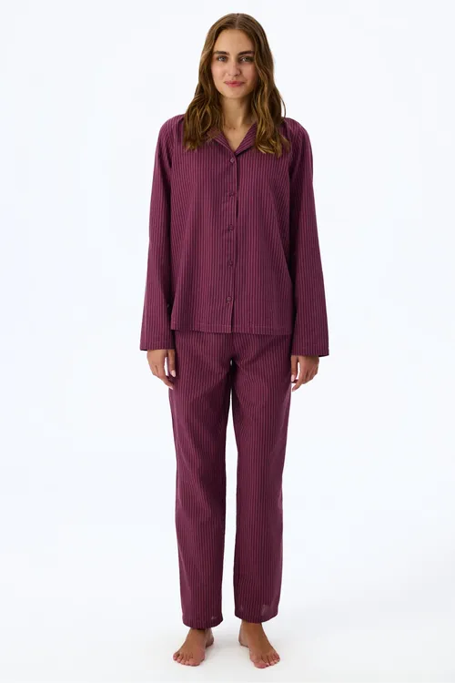 Gyrmyzy zolakly uzyn ýeňli köýnekli we balakly Lea pijama toplumy - 36874838