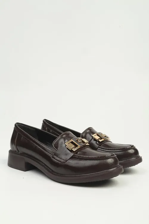 Aýallar üçin goňur ýalpyldawuk deri galyň dabanly metal tokaly loafer aýakgaby PC-56056 - 36936356 — surat 2/5