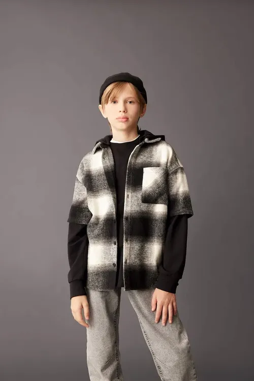 Erkek çagalar üçin Oversize giň ölçegli kapýuşonly flanel uzyn ýeňli köýnek C7510A824WN - 33910647