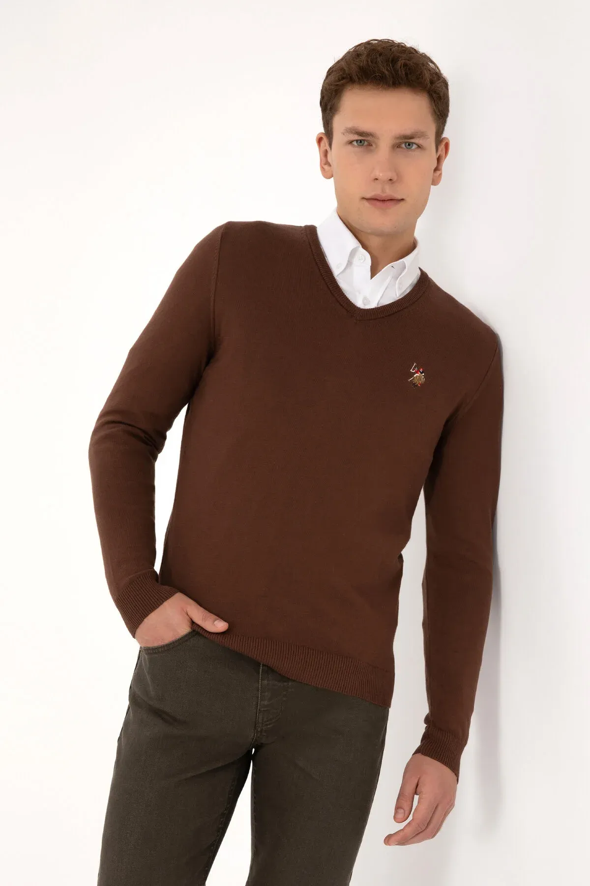 Erkek Slim Fit V Ýaka Goňur Basic Jempir 50307778- Vr029 - 37033965 — surat 1/7